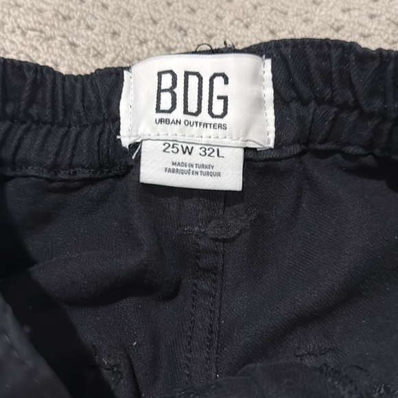 BDG Urban Outfitters Womens Cargo Skate Pants 25 W 32 INSEAM in BLACK - Picture 6 of 9